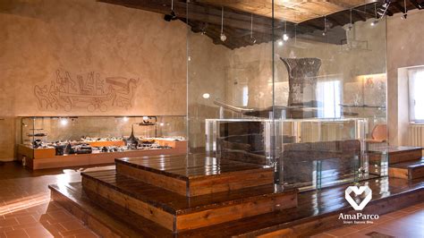 Interno del Museo con esposizioni archeologiche