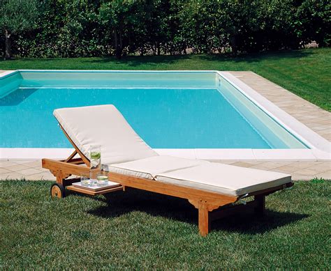 manutenzione stagionale di lettini da giardino in legno e alluminio