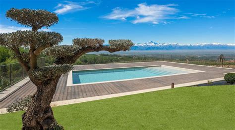 Piscina panoramica dell'Agriturismo Materno