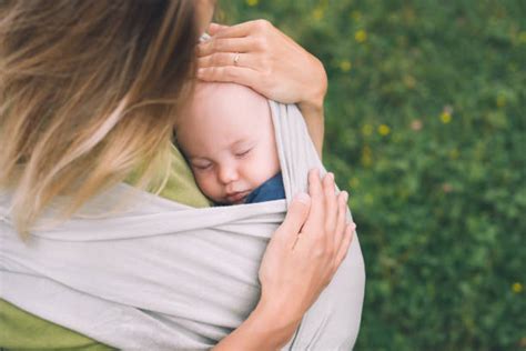 Babywearing: madre e bambino