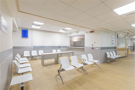 ambiente accogliente di un centro di diagnostica fetale