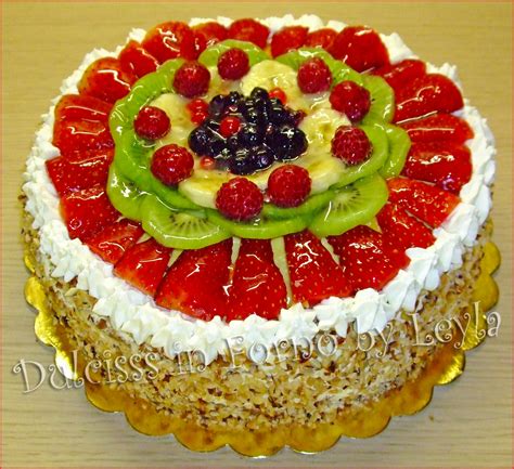 Torta con frutta fresca