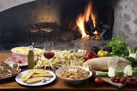 Tavola conviviale