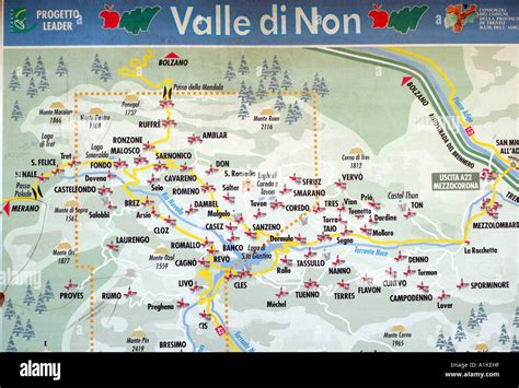 Mappa della Val di Non con sentieri indicati