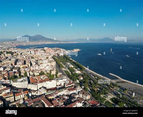 Veduta aerea di Napoli con particolare sulla zona di Via Salvator Rosa e Piazza Cesarea