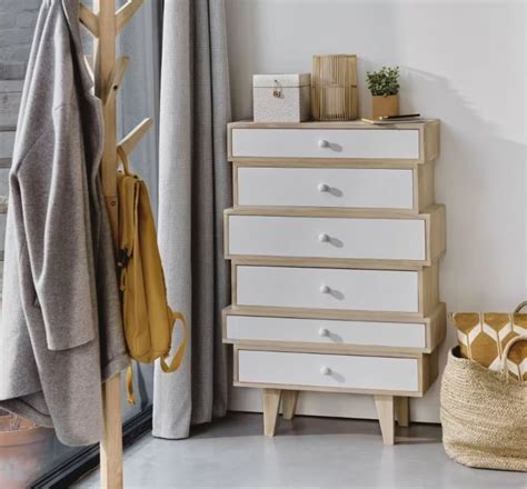 Esempi di fasciatoi convertibili in cassettiere o soluzioni ibride di design pulito