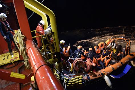 schema logistico del coordinamento tra navi e soccorsi a terra