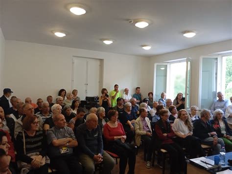 Rappresentazione simbolica della memoria storica: il legame tra passato e futuro nelle opere letterarie