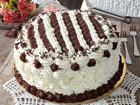 Rappresentazione di un pasto frugale con panna e miele nel Medio Oriente antico