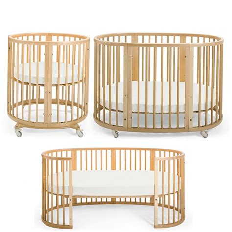 Lettino Stokke Sleepi trasformabile in diverse configurazioni