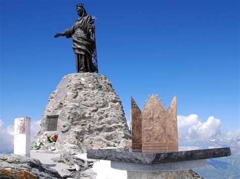 Statua della Madonna in vetta al Rocciamelone
