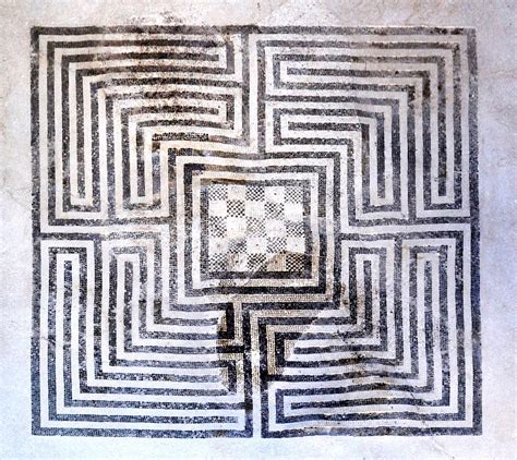 rappresentazione architettonica del convento come labirinto del sacro