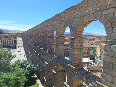 Dettaglio delle arcate del Ponte Romano di Fertilia