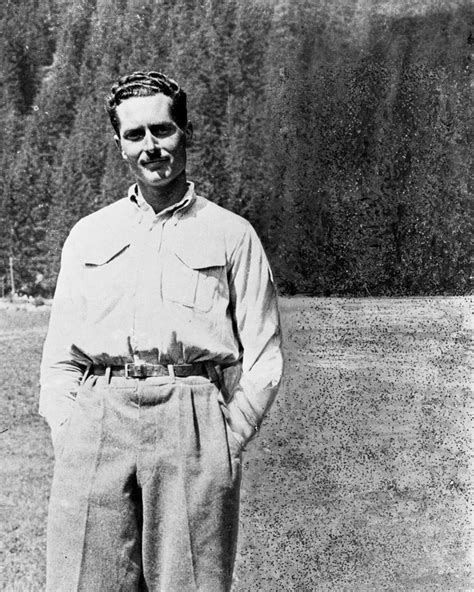 Ritratto fotografico di Ettore Castiglioni in ambiente alpino