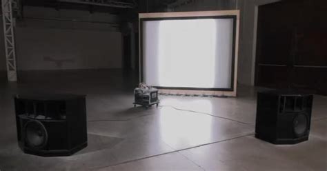 illustrazione delle forze cinetiche in caso di impatto senza seggiolino