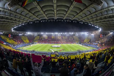 Stadio Olimpico di Roma illuminato durante la finale di Supercoppa