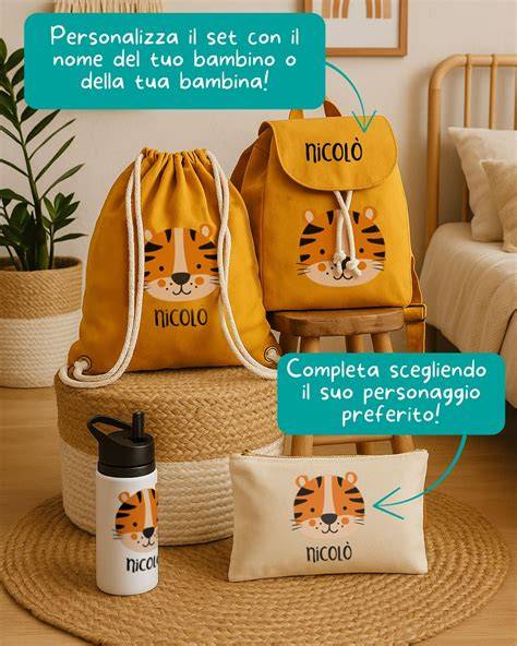 Bambino con set asilo personalizzato