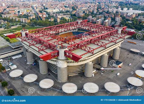 San Siro esterno