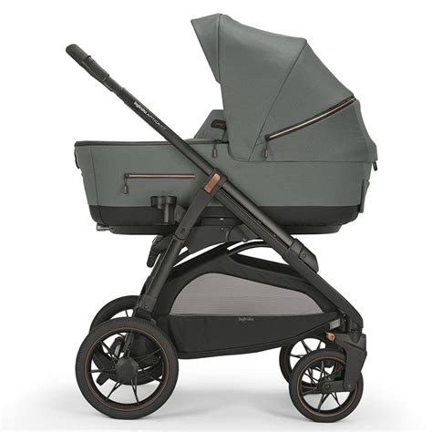 Dettaglio della navicella Inglesina Aptica e del supporto Standup