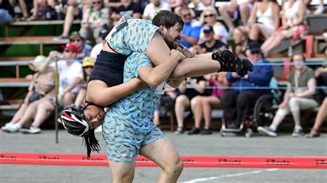 Competizione di Wife Carrying