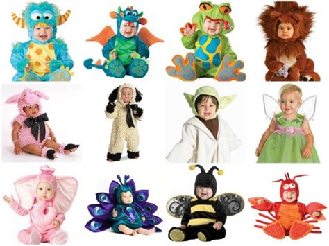 Neonati in costumi di Carnevale colorati