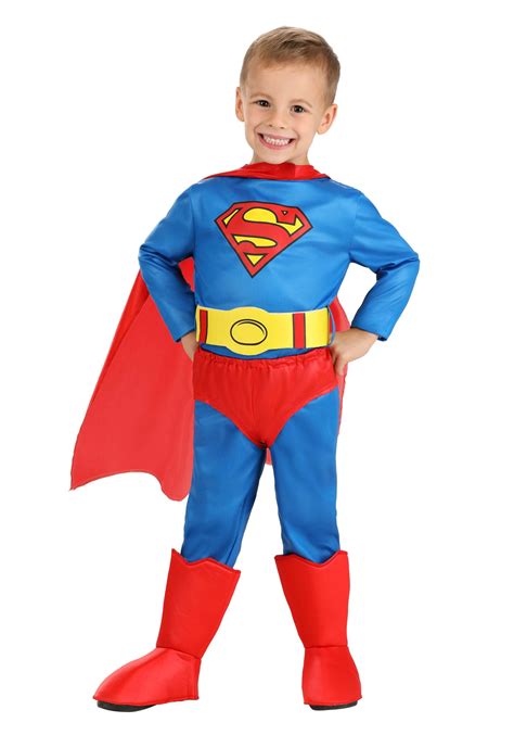 Neonato vestito da Superman