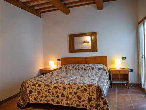 Camera da letto matrimoniale in agriturismo