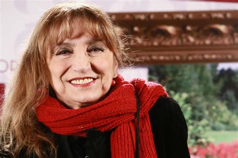 Piera Degli Esposti in una scena teatrale