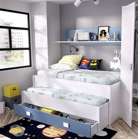 Cameretta per bambini con lettino estraibile azzurro e arredi coordinati