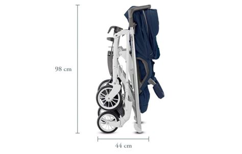 Inglesina Trilogy chiuso nel bagagliaio di un'auto familiare