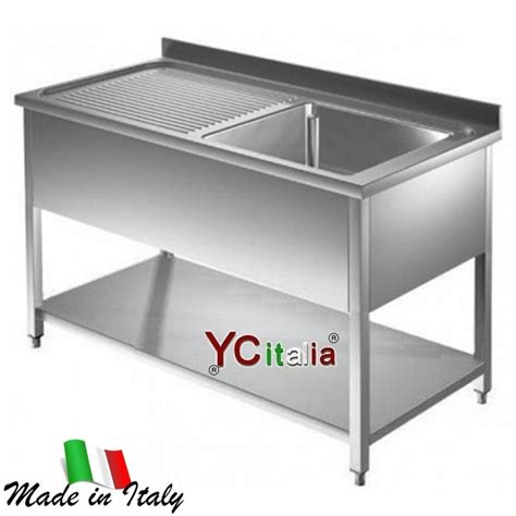 Schema tecnico di una vasca professionale in acciaio inox con rampa di accesso