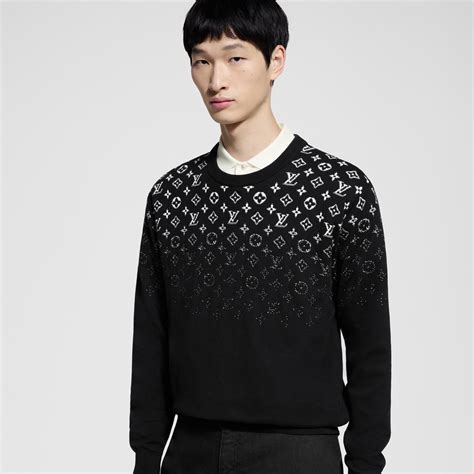 Illustrazione di capi d'abbigliamento bimba Next con design vivaci