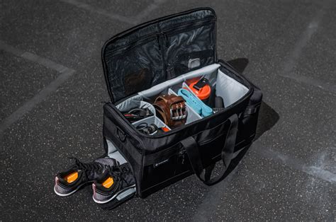Internal organization of a changing bag