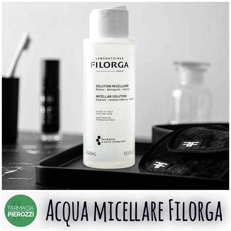 infografica che mostra i passaggi chiave per il trattamento della pelle atopica: detersione delicata, applicazione di crema emolliente e mantenimento costante