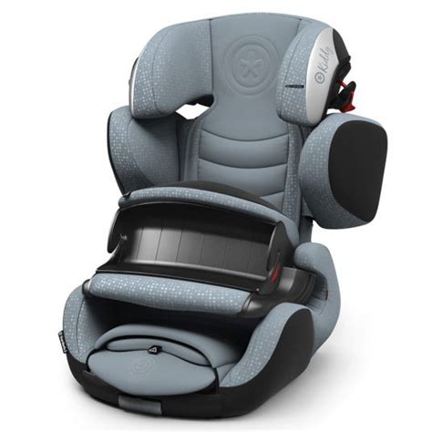 Seggiolino auto Altroconsumo Kiddy installato in un'auto