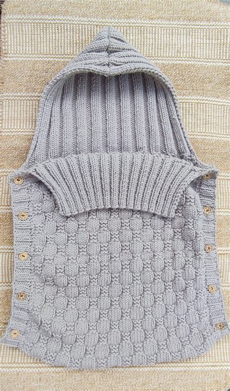 lavorazione a maglia di un sacco nanna per neonati prematuri