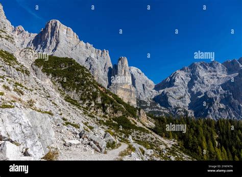 paesaggio panoramico delle Dolomiti in Val d'Ega