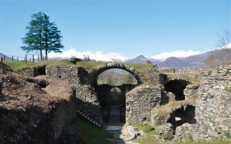 Vista del Forte di Fuentes, un sito storico vicino a Colico