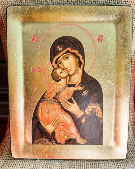 rappresentazione della Madonnina di Ferruzzi, icona della tenerezza mariana