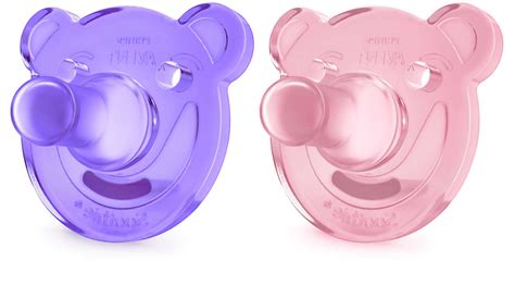 Bambino piccolo che usa un ciuccio ergonomico Philips Avent