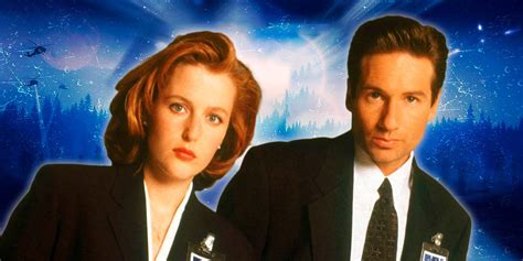 X-Files logo iconico con i protagonisti Mulder e Scully