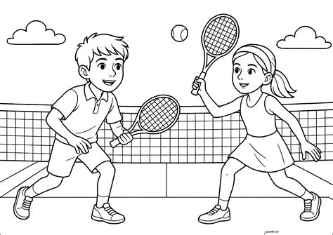 Bambini che imparano a giocare a tennis in un campo colorato