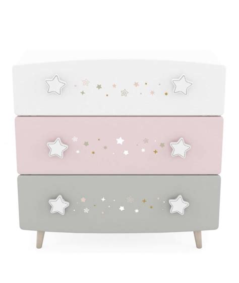 Dettaglio di cassettiera per bambini con design a tema ippopotamo e colori neutri