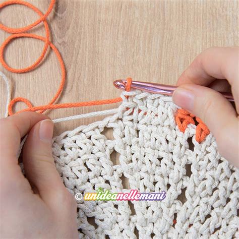 dettaglio tecnico di un punto uncinetto per abbigliamento miniatura