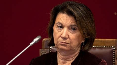 Ritratto formale di Eugenia Roccella in ambito istituzionale