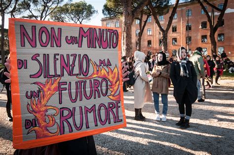 Un'infografica sulle frasi da evitare assolutamente durante il travaglio