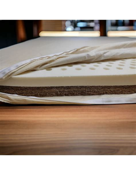 Materasso con struttura a cocco per aerazione