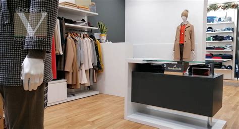 Esposizione di capi d'abbigliamento e accessori