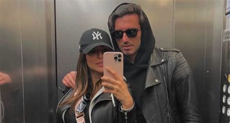 Sonia Pattarino con il compagno Giovanni La Camera e il pancione