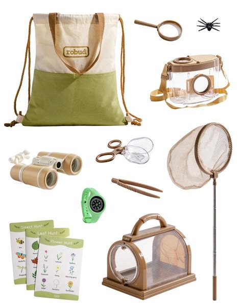 Bambini con kit da esploratore nel quartiere